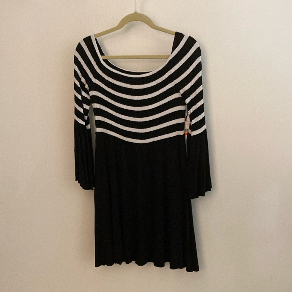 Beautiful, very comfortable dress